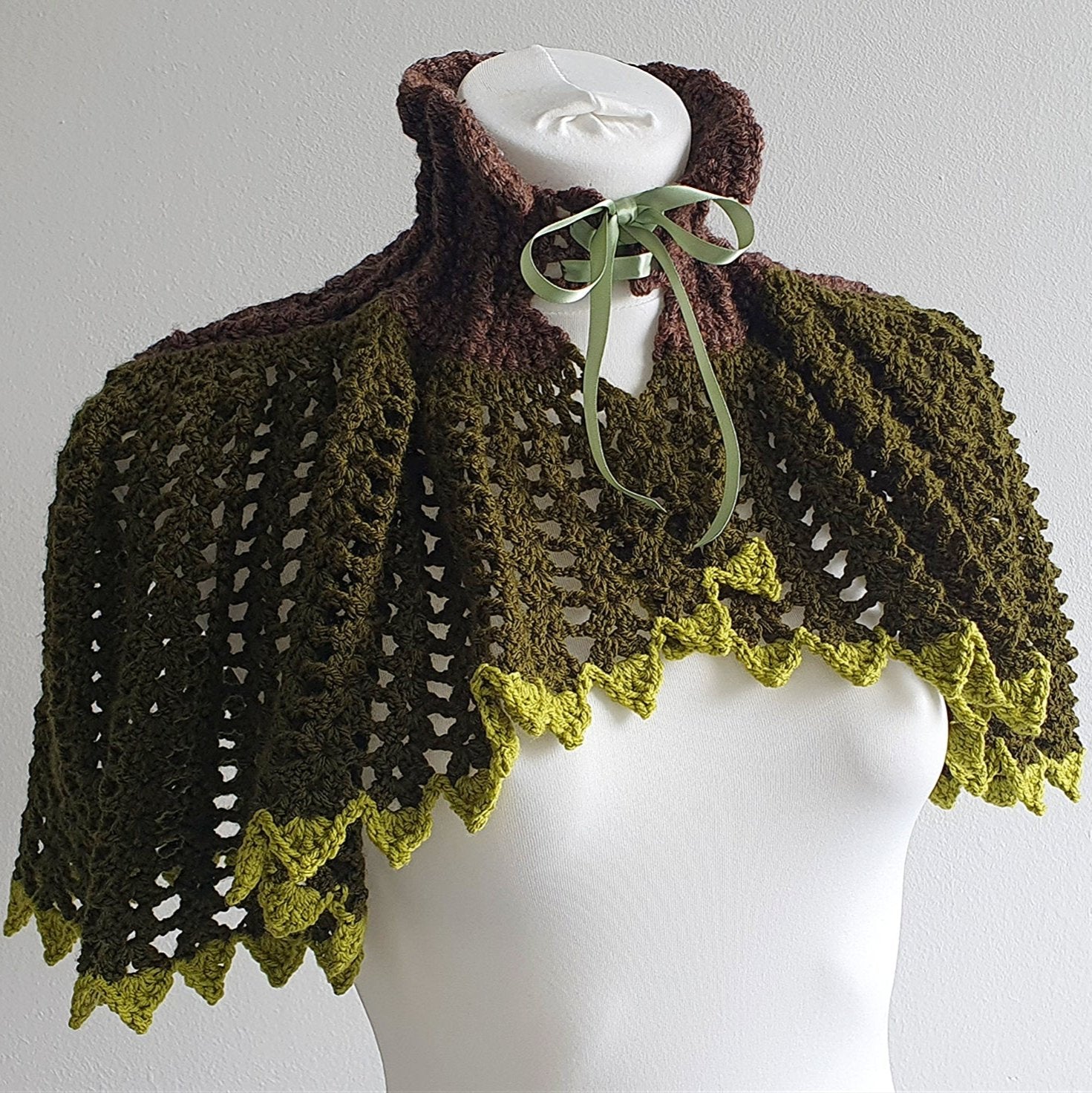 Crochet Pattern: The Ekho Capelet