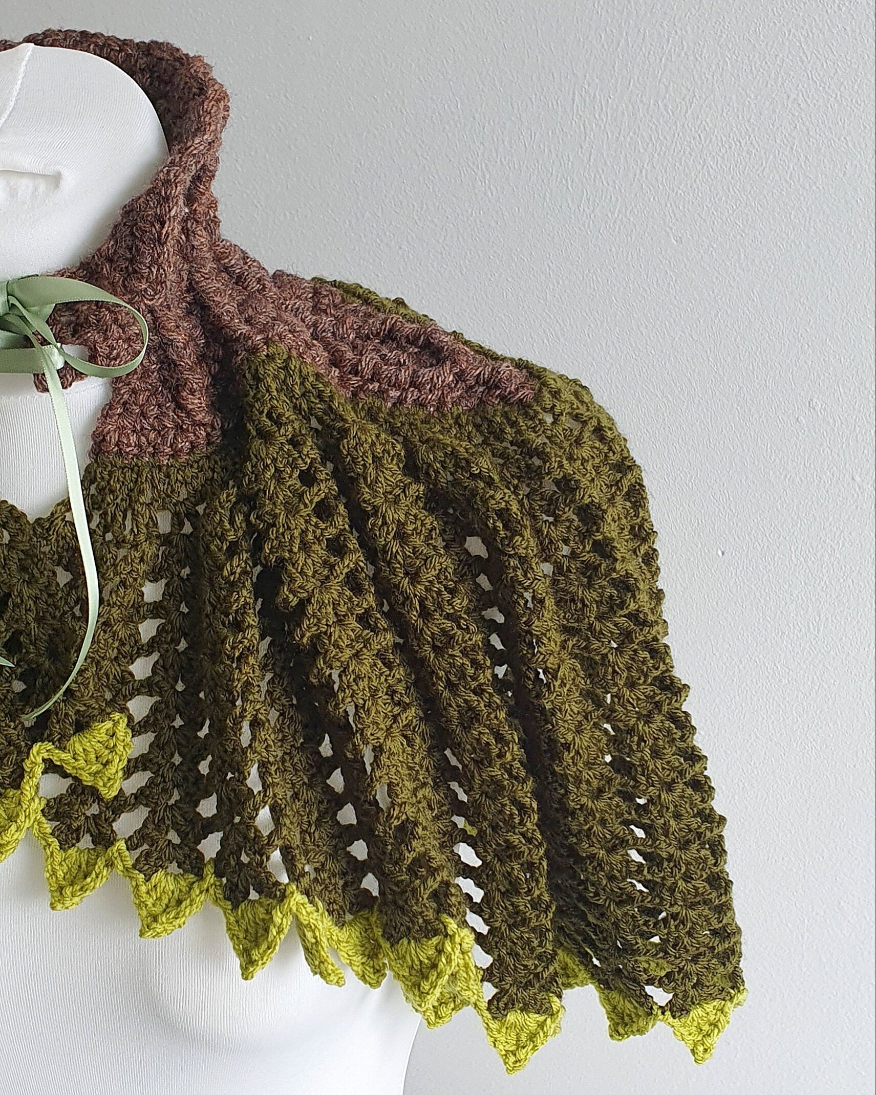 Crochet Pattern: The Ekho Capelet