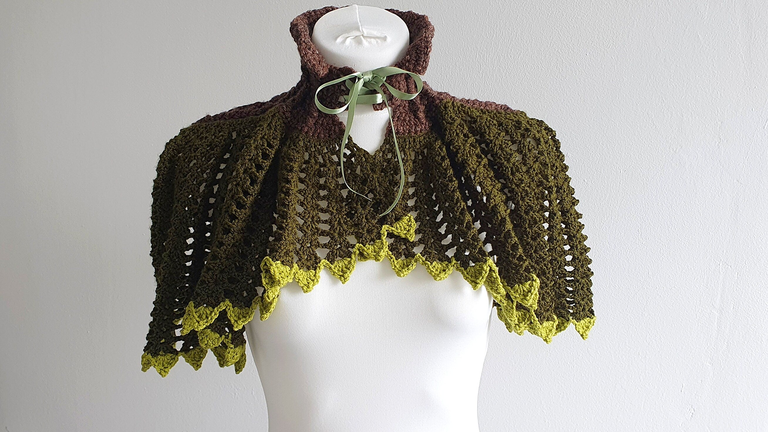 Crochet Pattern: The Ekho Capelet